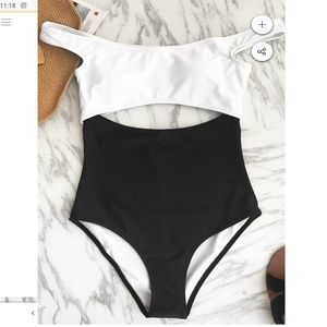 Cut out One Piece Bathing Suit